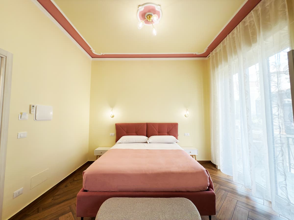 Camera matrimoniale classica con arredamento tradizionale - Ypnos B&B