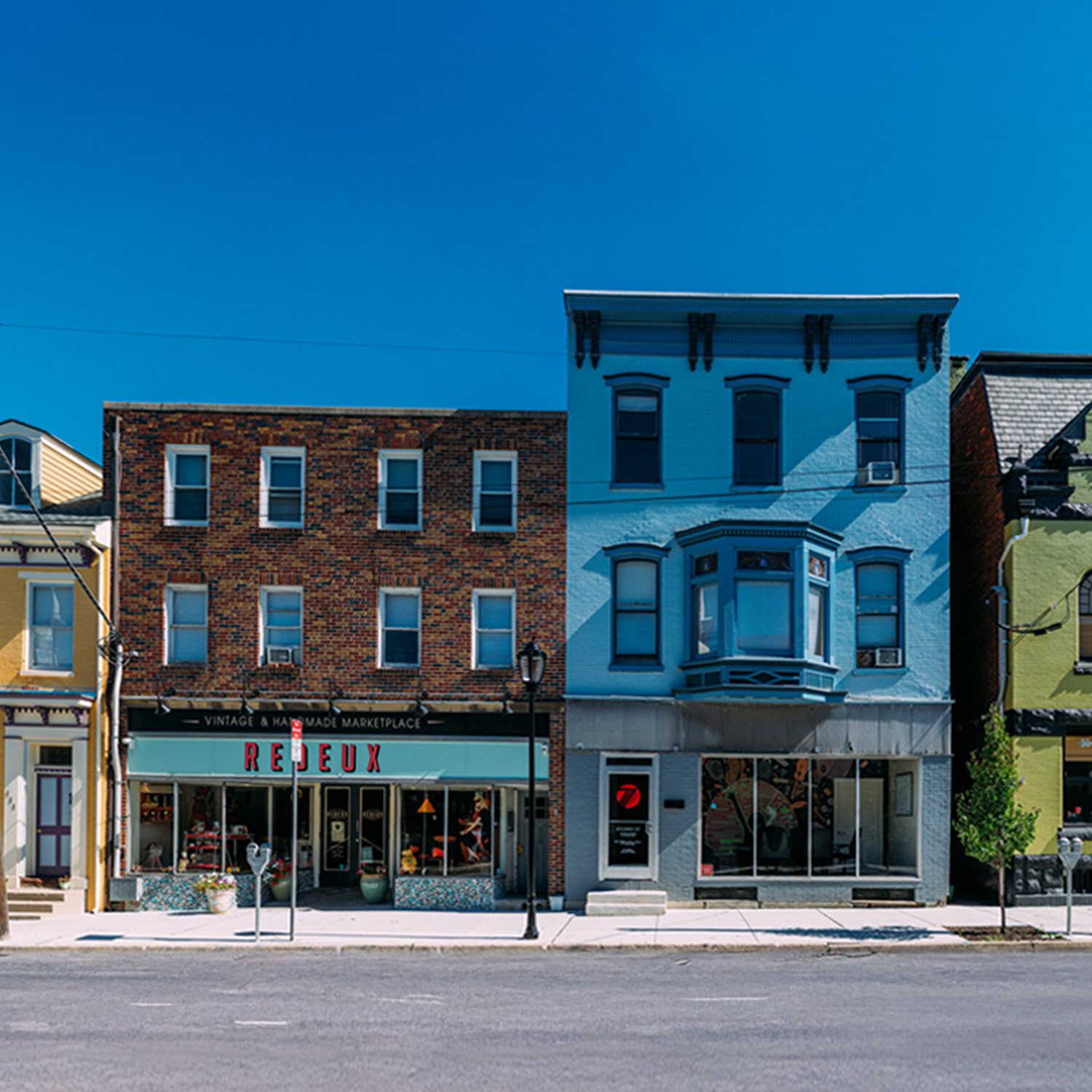 Royal Square District & Mural Park