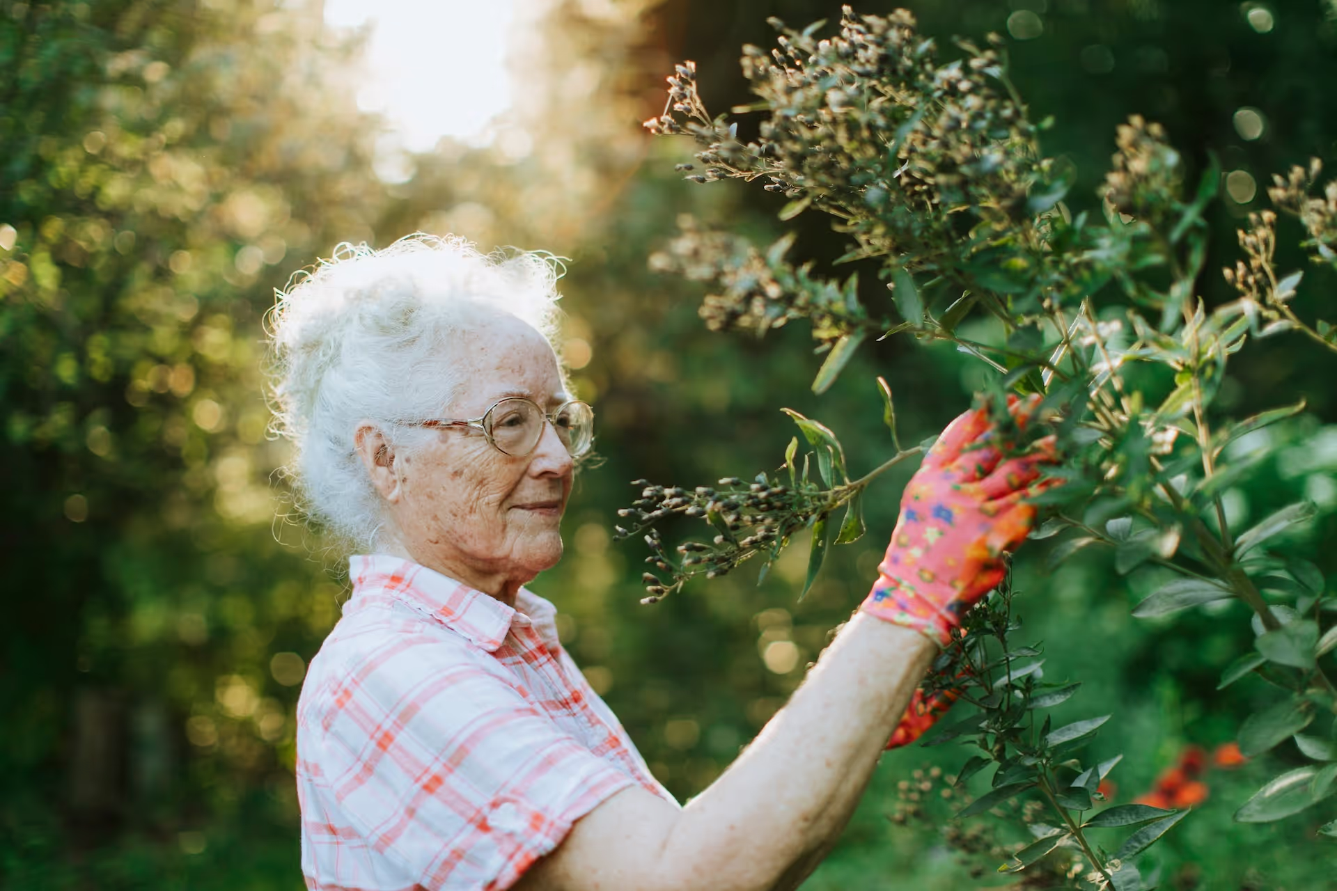 This article offers strategies for effective communication with dementia patients, emphasizing simplicity, patience, and emotional connection. It suggests focusing on familiar topics, avoiding corrections, and using clear language. The piece introduces inTouch, an AI companion service that applies these techniques in daily check-ins, providing additional social interaction and support for seniors with dementia while keeping family members informed about their well-being.