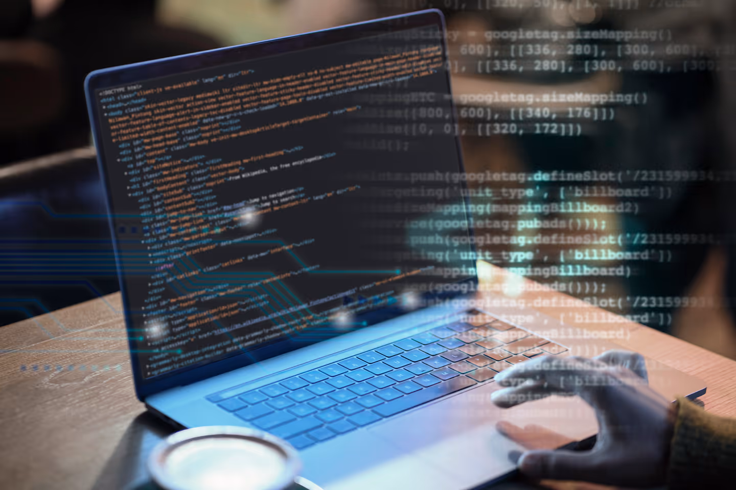 Person vor HTML- und CSS-Elementen in einer Webdesign-/Coding-Collage.