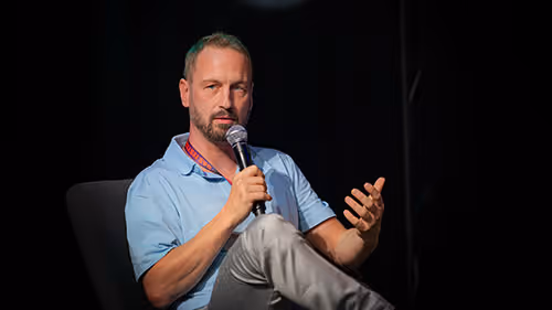 Dr. Thomas Peter auf dem GründerCampus.