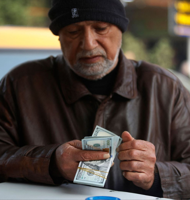 Investors Shift Away from U.S. Assets Amid Rising Yields and Dollar Decline