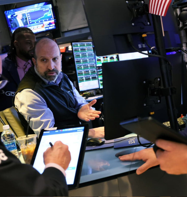 Treasury Yields Edge Lower as Investors Brace for Retail Sales Data