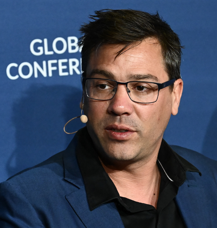 eToro Sets IPO Price at $52 Per Share Ahead of Nasdaq Debut