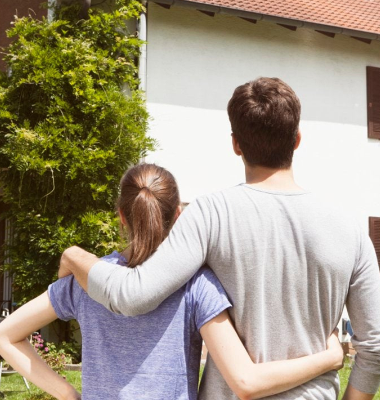 Homebuyers Retreat as Mortgage Demand Falls Despite Lowest Rates Since April