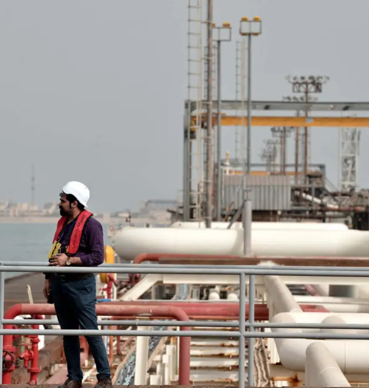 Oil Prices Slide 5% as Trump Signals China Can Continue Importing Iranian Crude