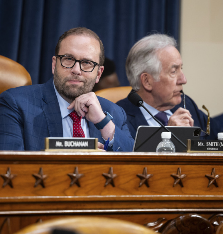 Congress Pushes Controversial Medicaid Work Rules in Sweeping GOP Bill