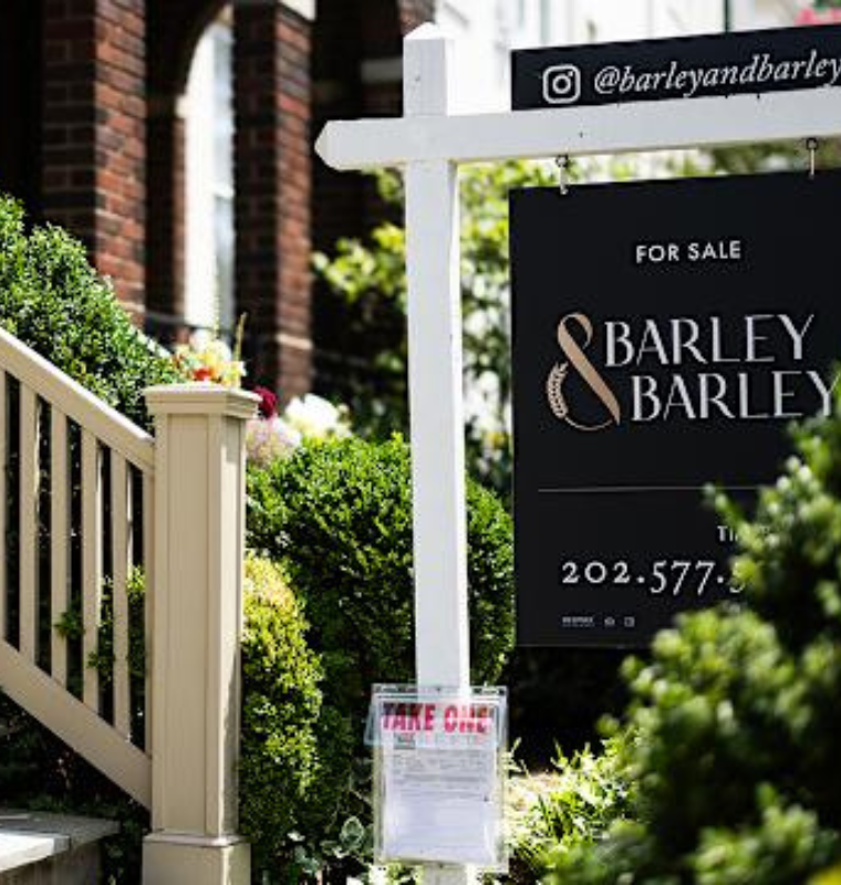 Mortgage Rates Hover Near 7% as Market Activity Remains Sluggish