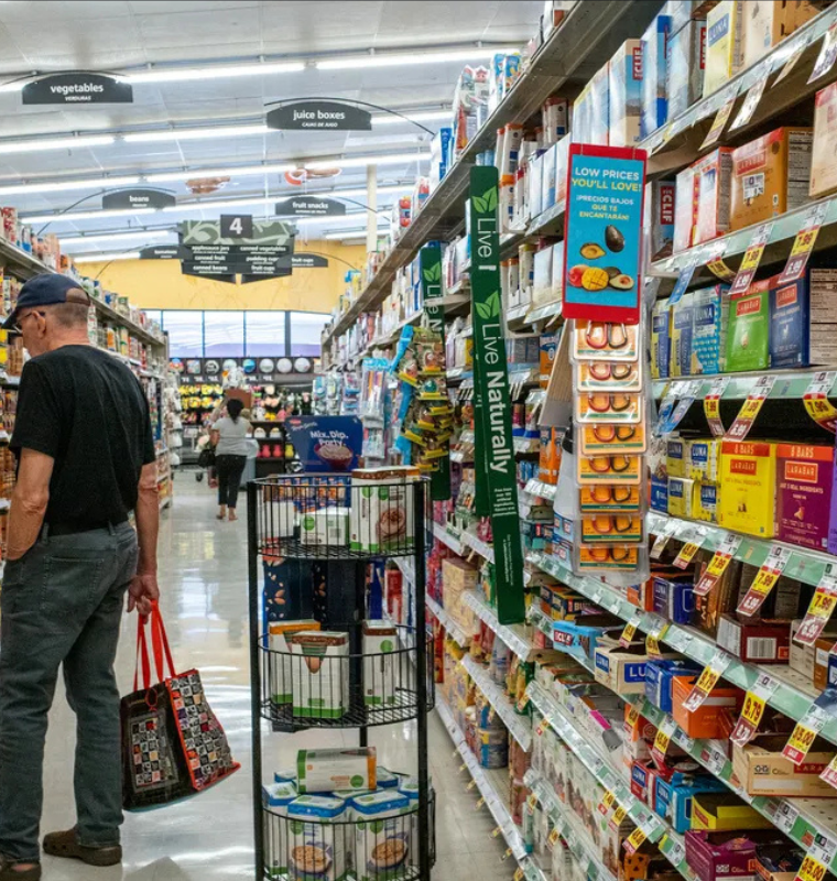 US Economy Contracts Sharply in Q1 as Consumer Spending Slows