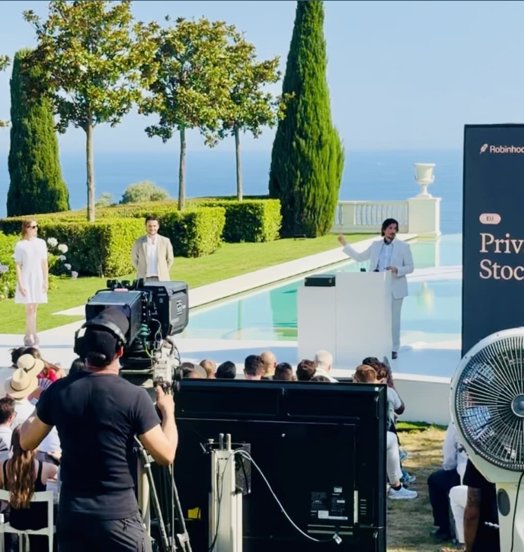 Robinhood Launches Tokenized Shares of OpenAI and SpaceX for European Users, Stock Surges to Record High