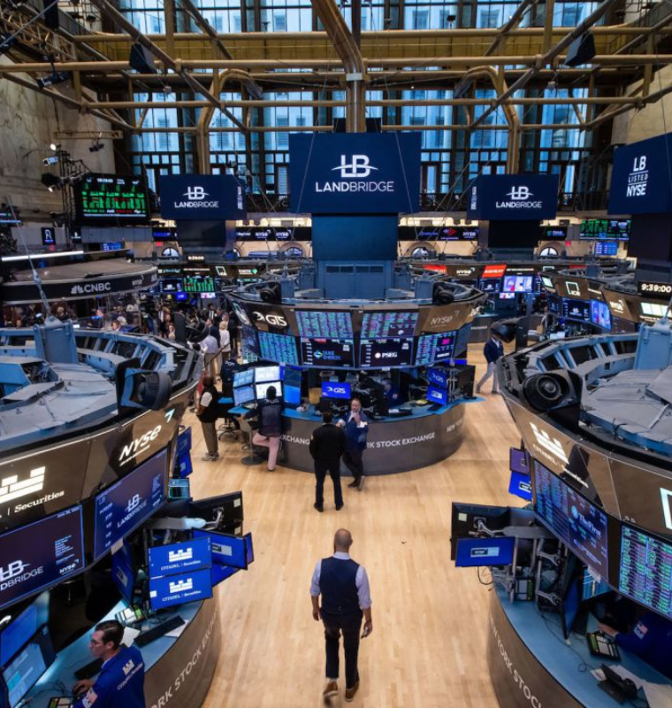 Conflicting Job Reports Signal a Deepening Divide in the U.S. Labor Market