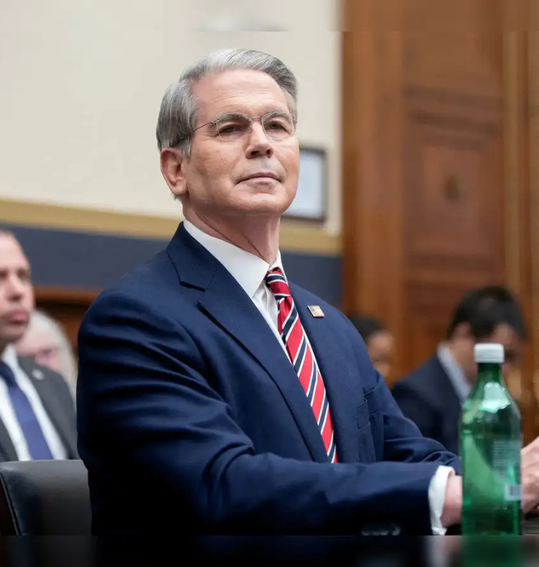 Bessent Signals August 1 Tariffs Meant to Pressure Trade Partners Into Better Deals