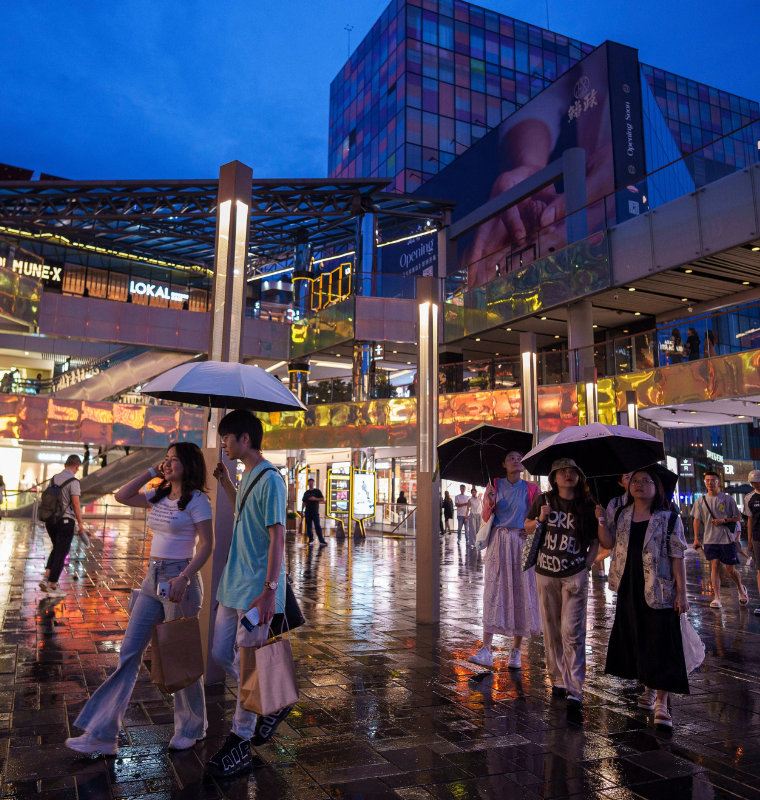 Affluent Chinese Mirror Pandemic-Era Pessimism Amid Sluggish Economy and Youth Job Woes