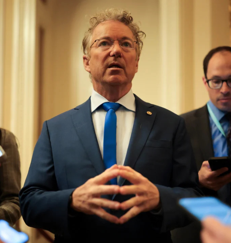 Bipartisan Senators Push to Shield Small Businesses from Trump’s Canada Tariffs