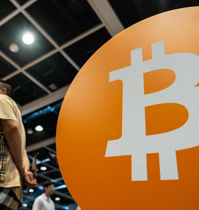 UK Crypto Fund Fee War Erupts as Retail Investments Flood In After Fund Market Opens Wider