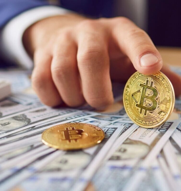 Bitcoin Falls Below the One Hundred Thousand Mark as Liquidity Stress Hits Global Crypto Markets