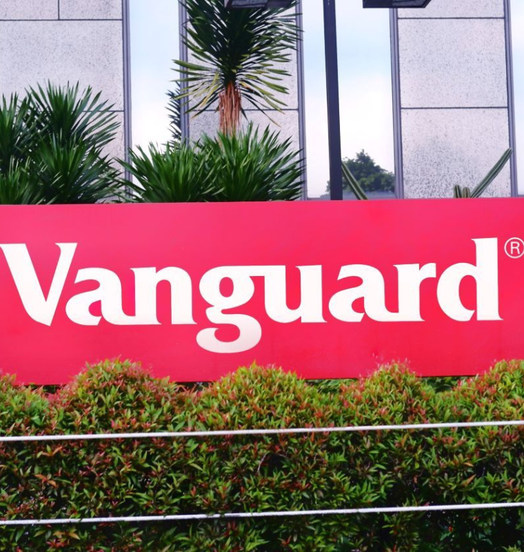 Vanguard’s Unexpected Entry into Crypto Funds Reshapes Investor Confidence