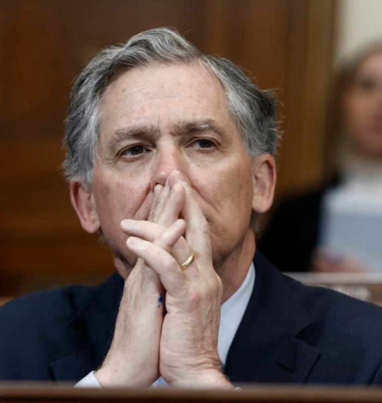 Industry Delegation and U.S. Senators Engage in Market Structure Negotiations