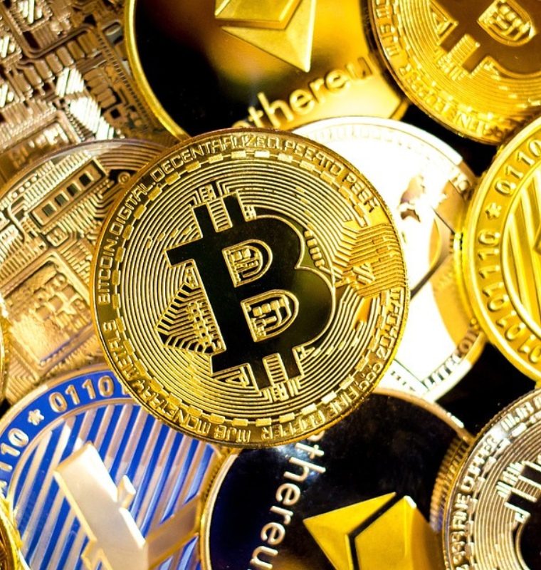 Crypto Market Faces Continued Downturn as Bitcoin and Altcoins Slide