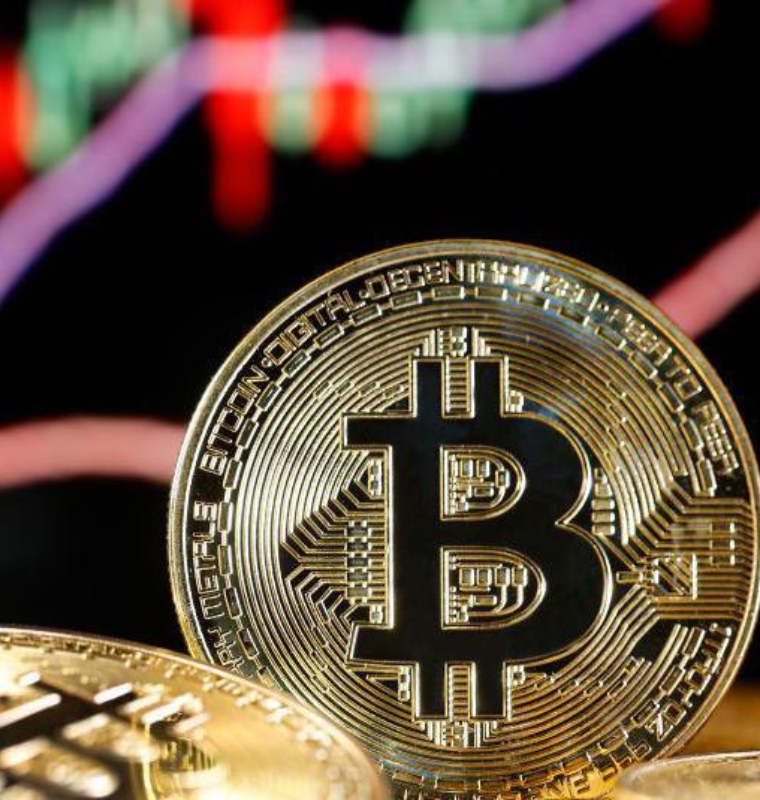 Crypto Market Selloff Continues but Analysts See Signs of Potential Recovery