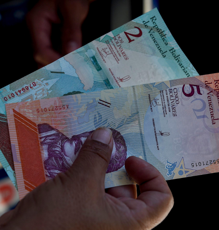 Venezuelan Businesses Turn to Crypto Amid Severe US Dollar Shortage