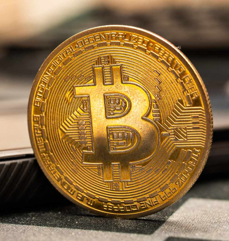 Bitcoin Falls Sharply Amid Rising Geopolitical Tensions