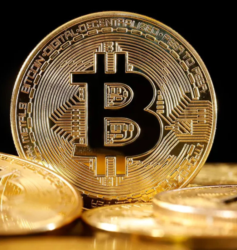 Bitcoin Surges Toward 80000 as Institutional Demand Reshapes Market Momentum