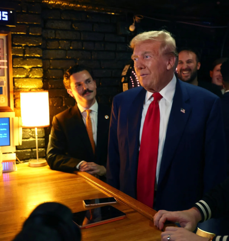 Donald Trump Crypto Event Sparks Fresh Attention Across Memecoin Markets