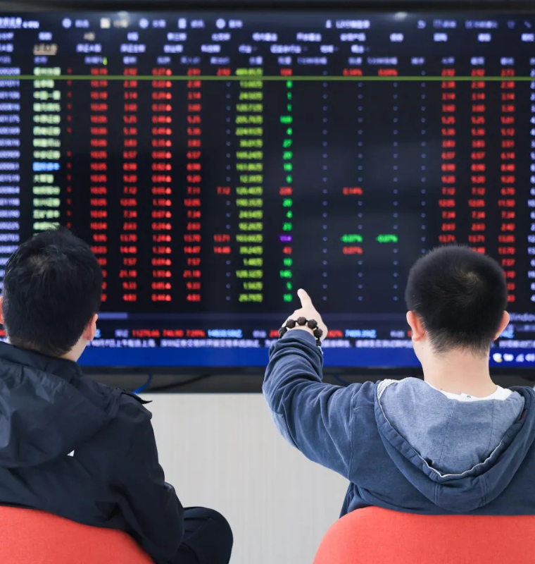 Coinbase and Robinhood Stocks Pull Back Despite Major Crypto Policy Victory