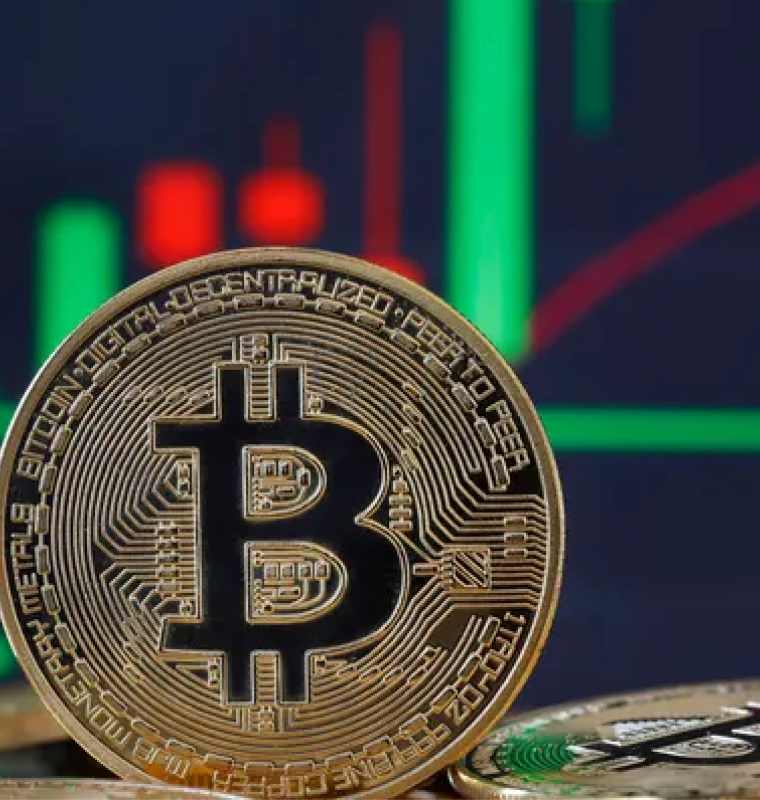 Crypto Market Turns Bearish as ETF Outflows and Macro Pressure Weigh on Bitcoin and Altcoins