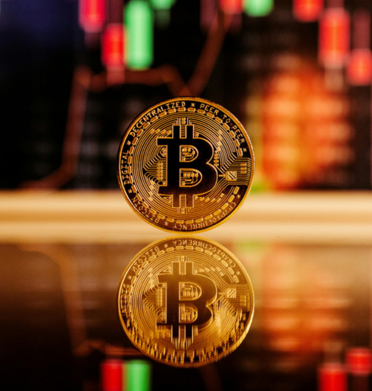 Strategy Bitcoin Selling Pressure Sparks Volatility Across Crypto Markets