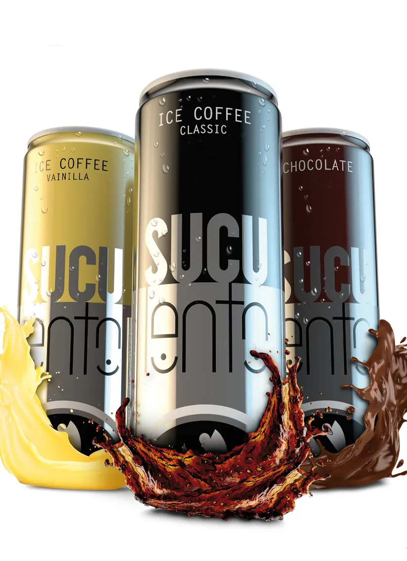 Tres botellas de vino fino de la marca Osborne, con etiquetas de colores azul, amarillo y rosa, sobre fondo blanco.