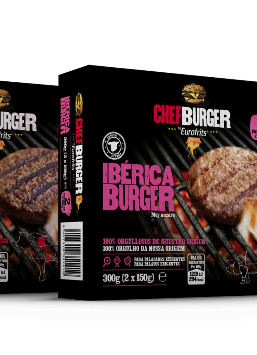 Dos cubos con diseño de terrazzo en colores naranja y beige, con un espejo cuadrado entre ellos sobre fondo gris.