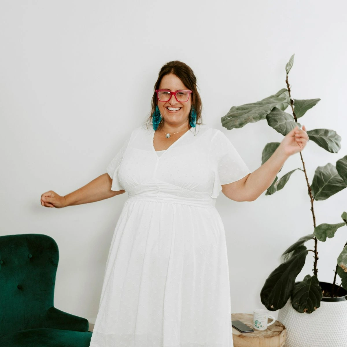 From inbox launches to website copy, Shontelle translates big ideas into words that work. She’s equal parts strategist and storyteller, with a knack for slipping into the voice of any brand. In the studio, she’s the one cheering you on while quietly making sure your words connect, convert, and carry your business forward.
