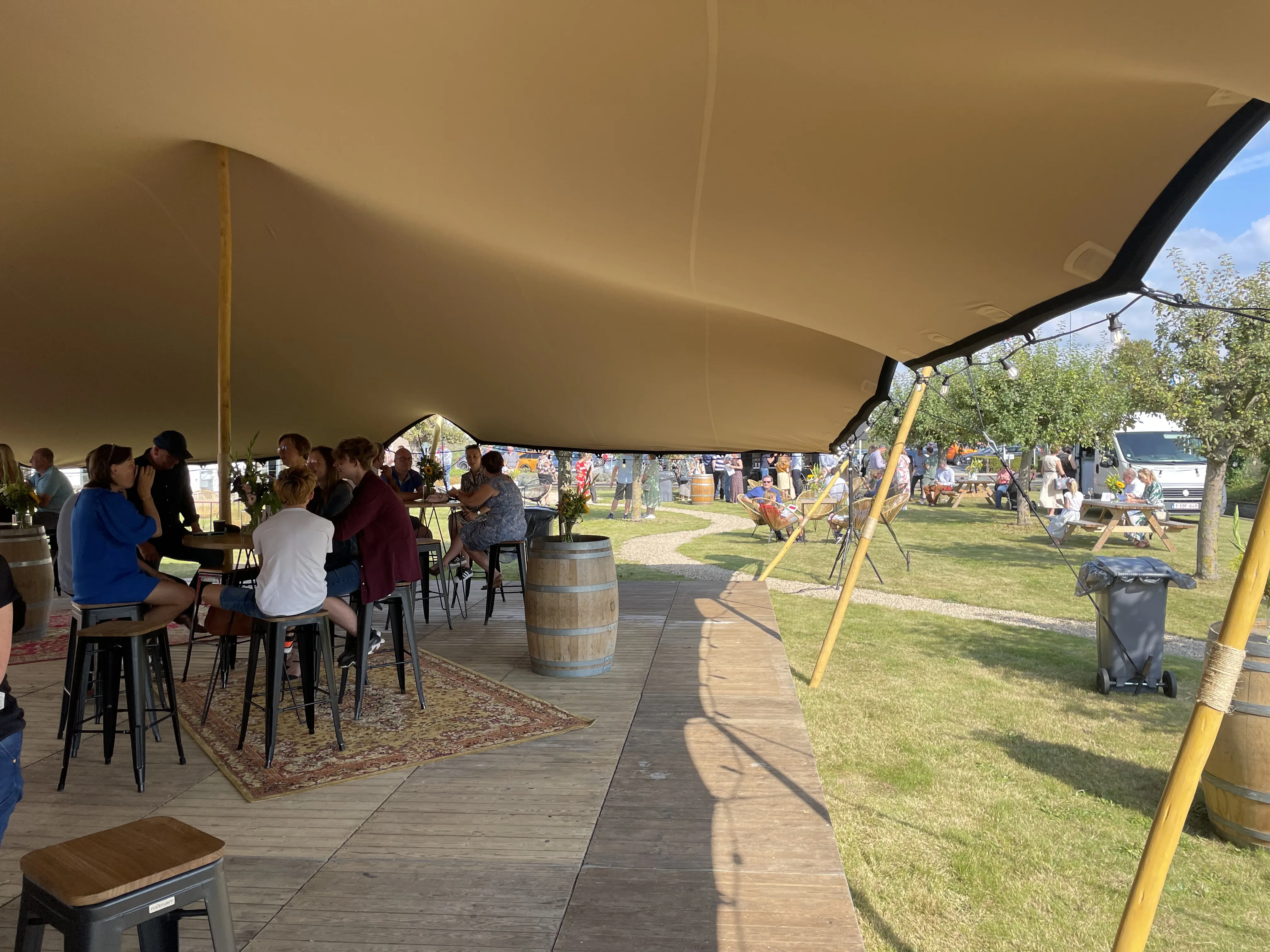 festor_portfolio_plateau_a_water_nymph_guiding_the_children