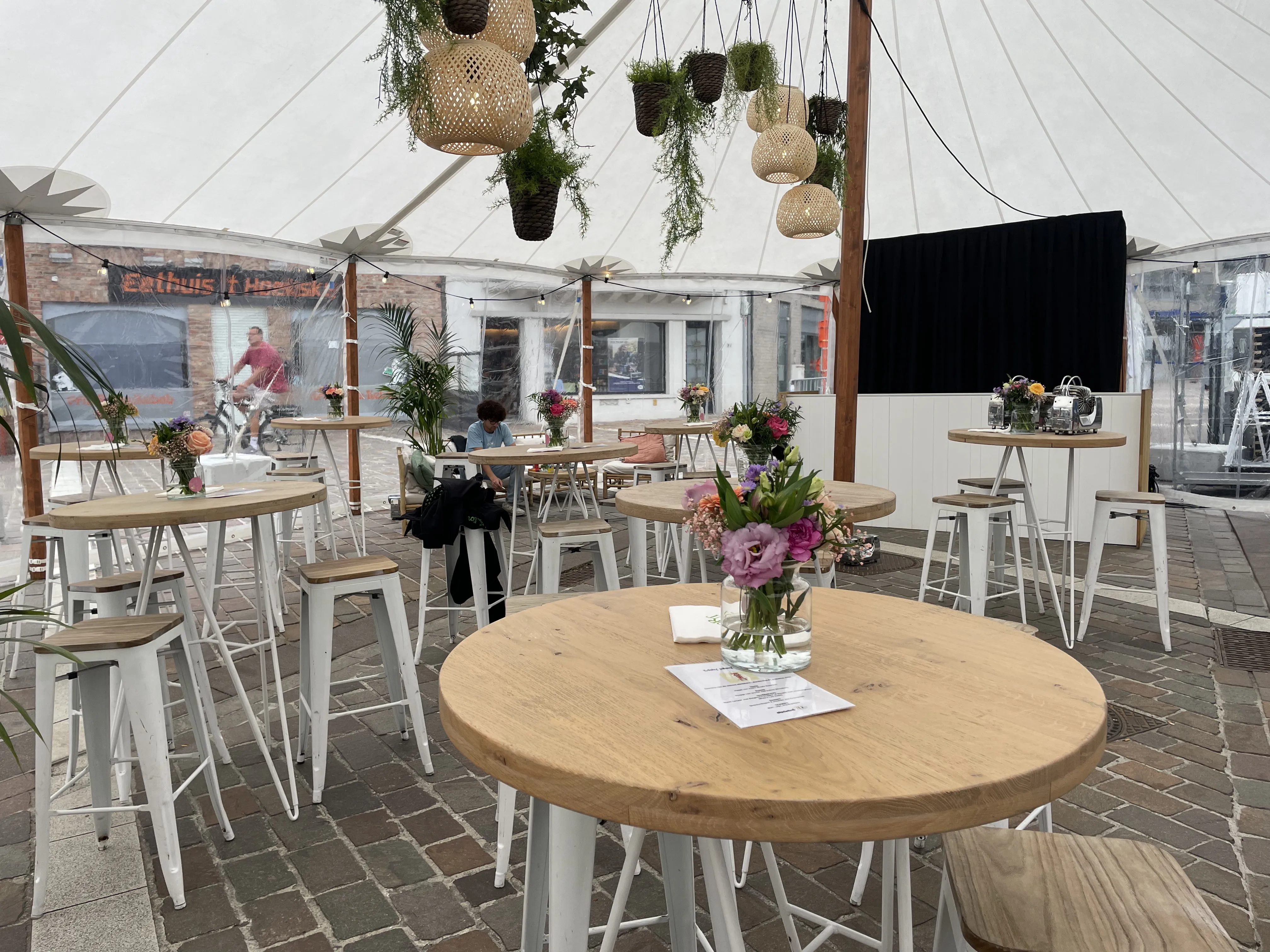 festor_portfolio_opening_main_square_of_torhout