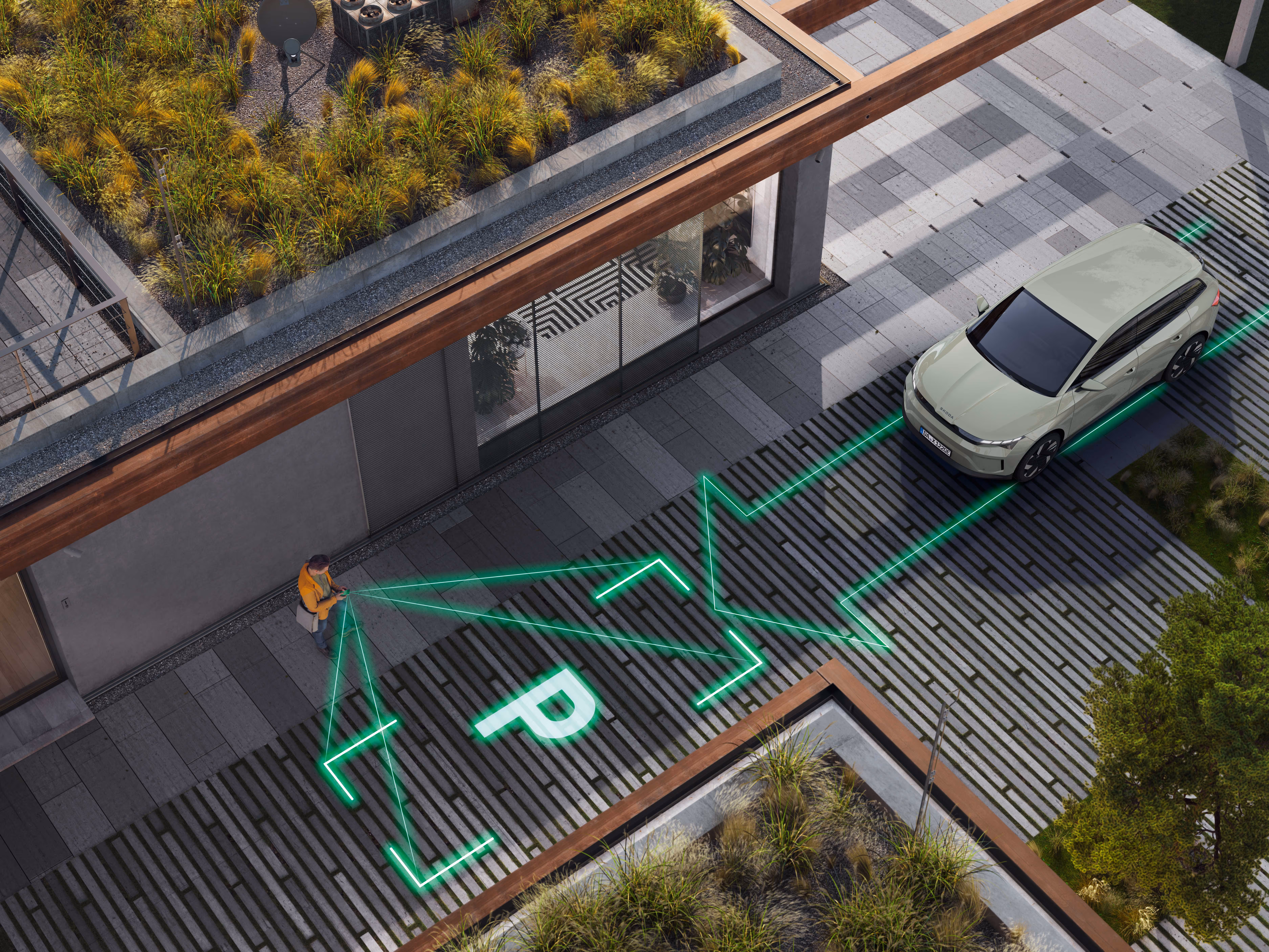 Animation des ferngesteuerten Parkens: Der Škoda Elroq manövriert per App-Steuerung zu den mit einem leuchtenden “P” ausgewiesenen Parkplatz. Daneben steht eine menschliche Figur, die das Smartphone bedient.