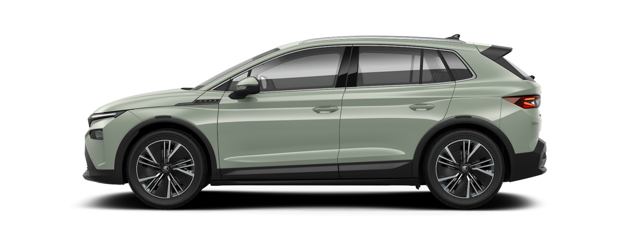 Seitenansicht eines freigestellten Škoda Elroq in der Farbe Timiano-Grün mit 20 Zoll Leichtmetallfelgen “Neptune Anthrazit”.