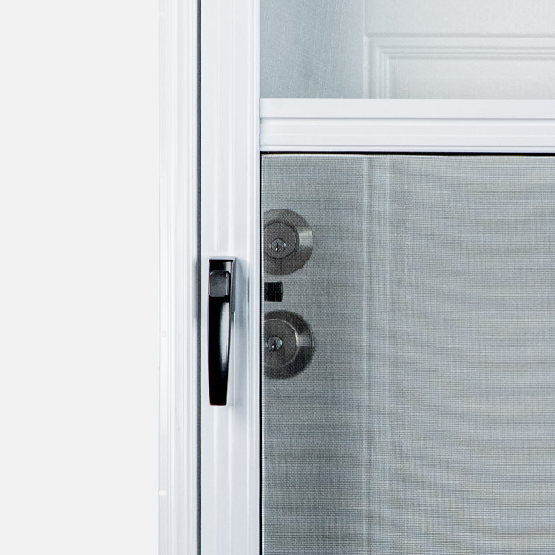 Close-up of 9000 Series Door with Storm Door Handle 