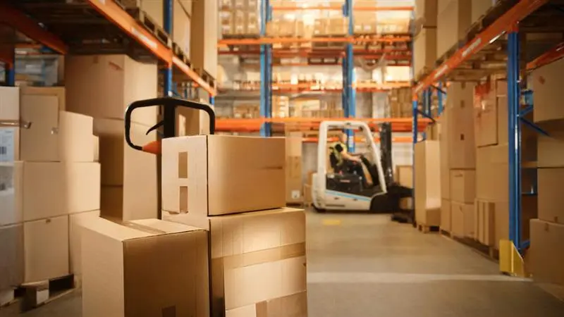Cajas listas para despacho en centro logístico de WeStorage