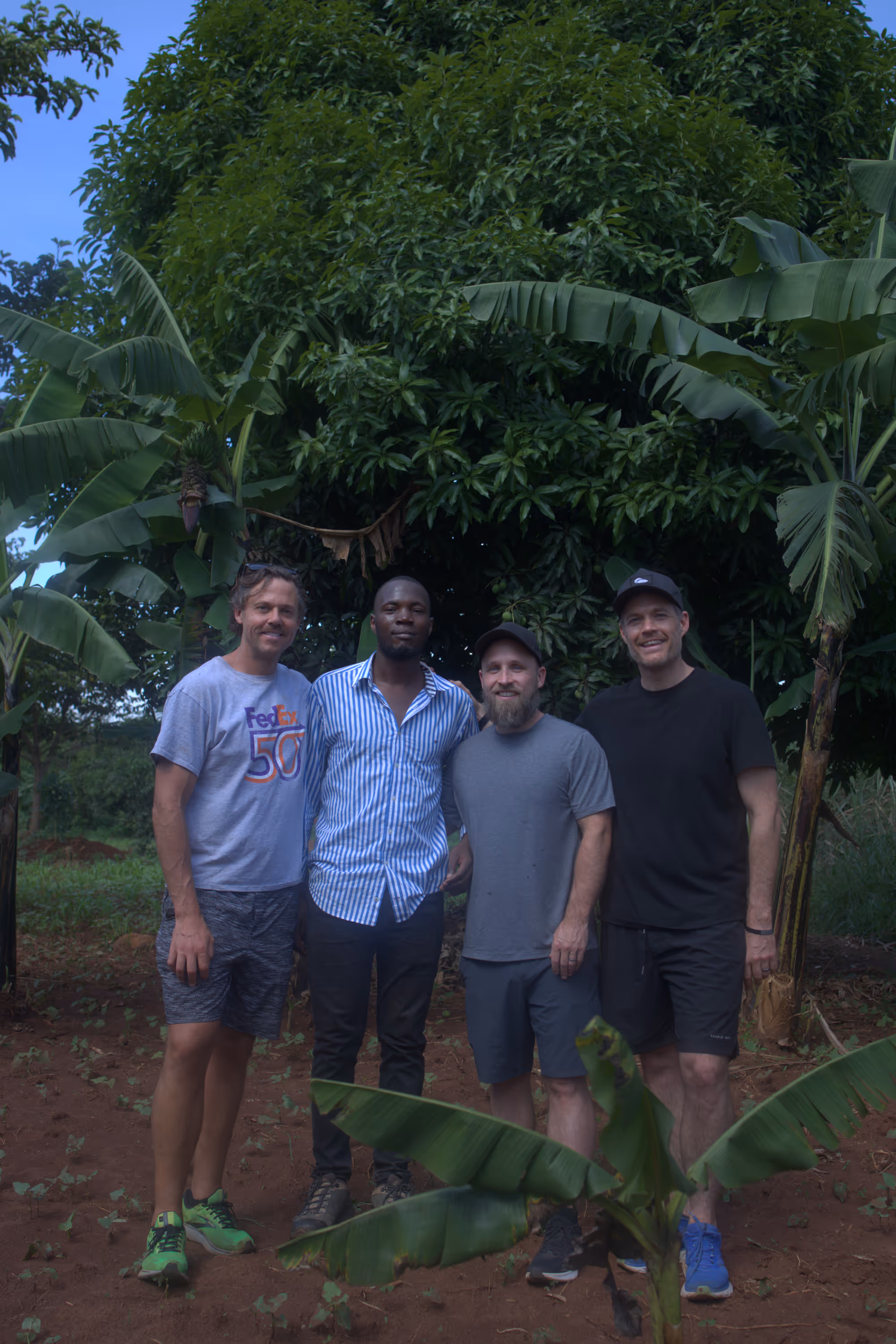 Brandqueen Materialauswahl Messestand an Holzrahmen