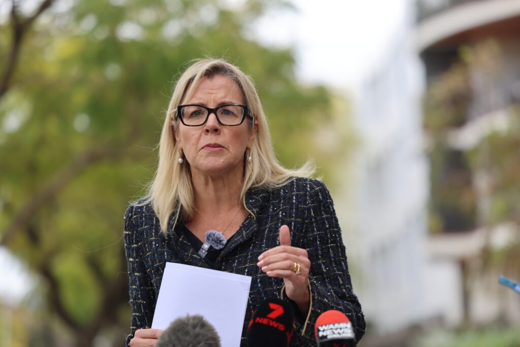 HEALTH MINISTER MUST RESIGN OVER KALGOORLIE HOSPITAL RORTS