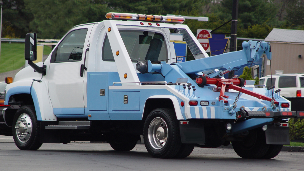 TOWING OPERATORS FACE SHUTDOWN AS DEADLINE LOOMS