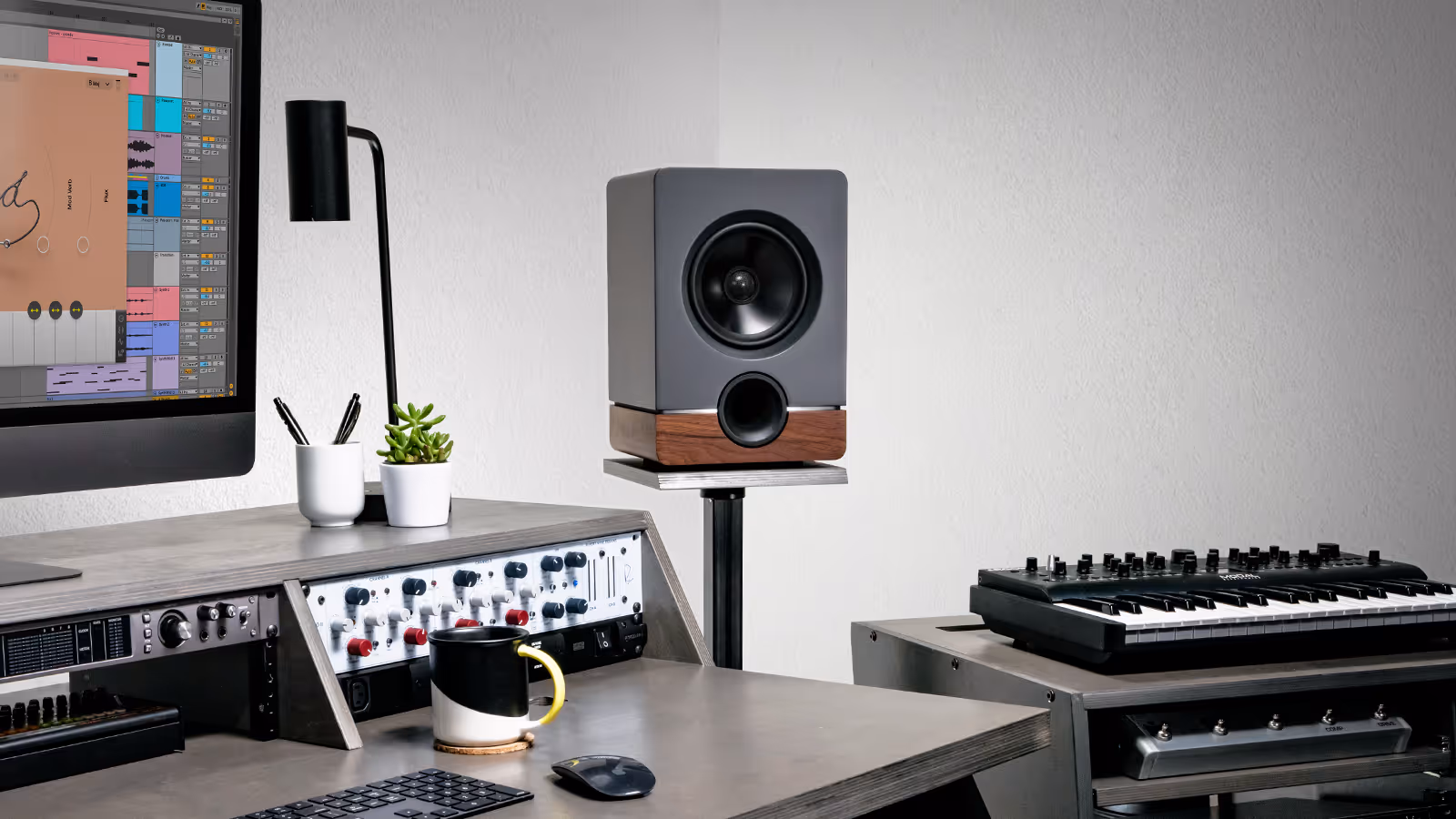 Loopcloud vs Loopmasters: Which One Actually Helps You Finish Tracks?
