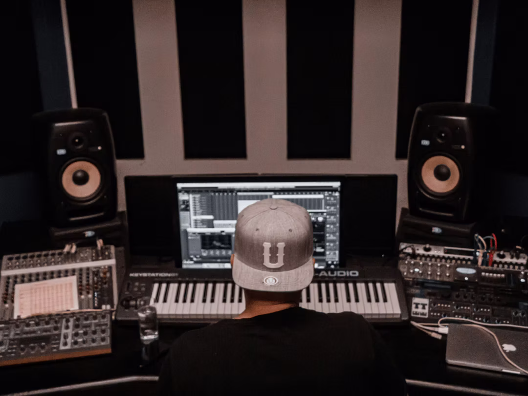 J Cole Type Beat 101: Keys, Tempo, and Drum Patterns