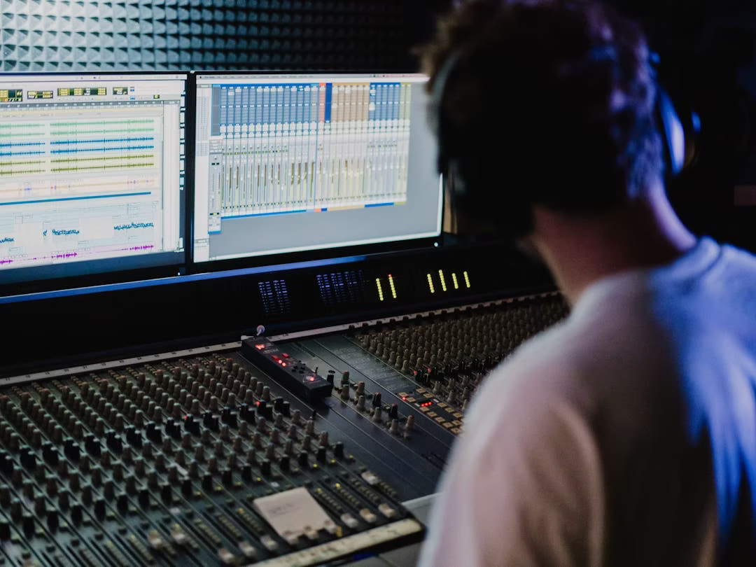 Best Boom Bap Plugins: Drums, Bass, and Sampling Tools