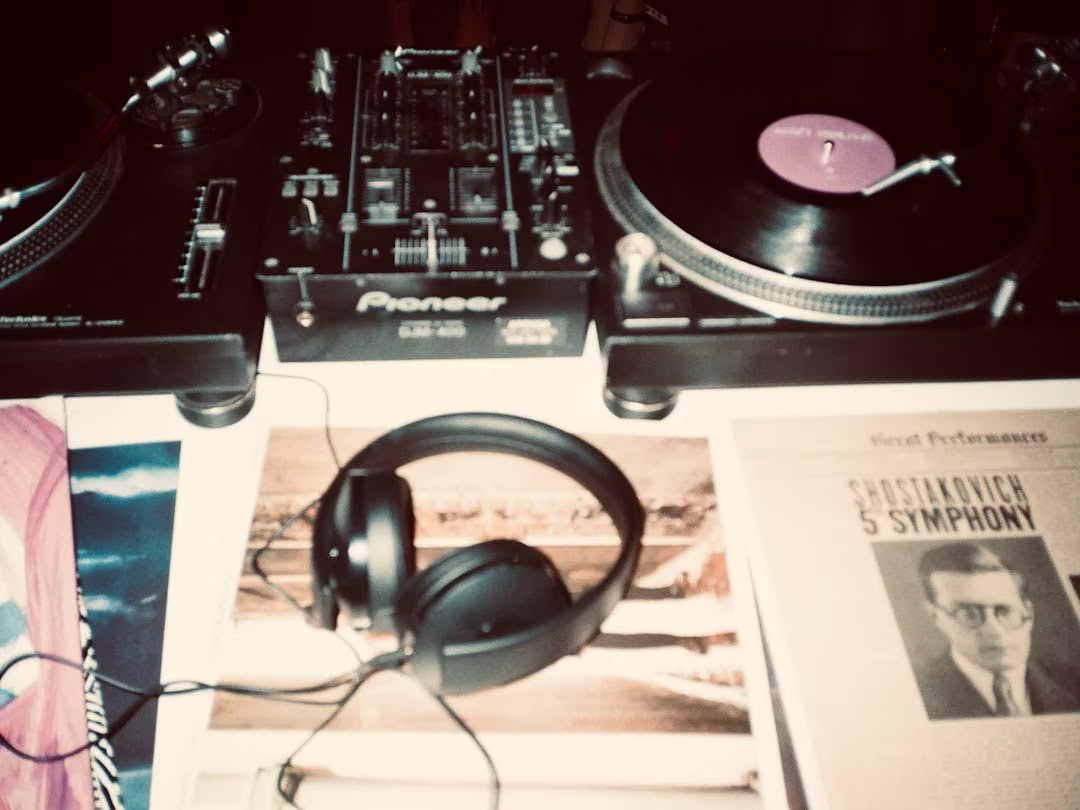 Best Plugins for House Music Production in 2026