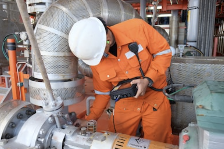 Commander UK Accreditation with Rail Industry Qualification Scheme RIAQS 