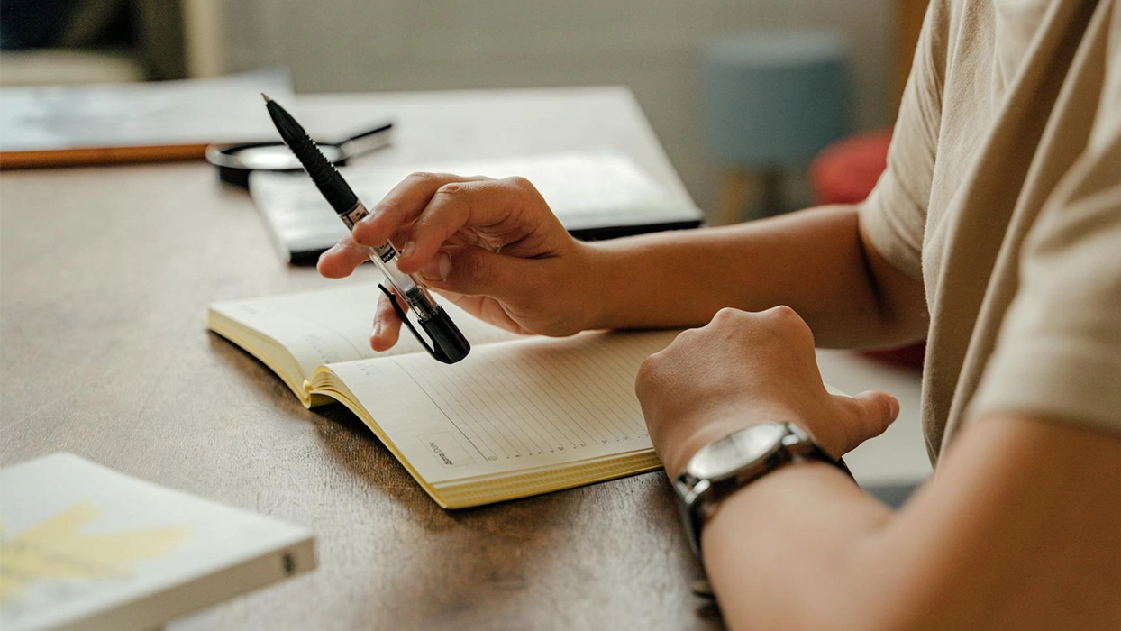 Taking notes of the best questions to ask