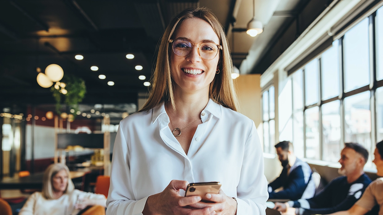 Woman using Repayd for her Travel Merchant Account